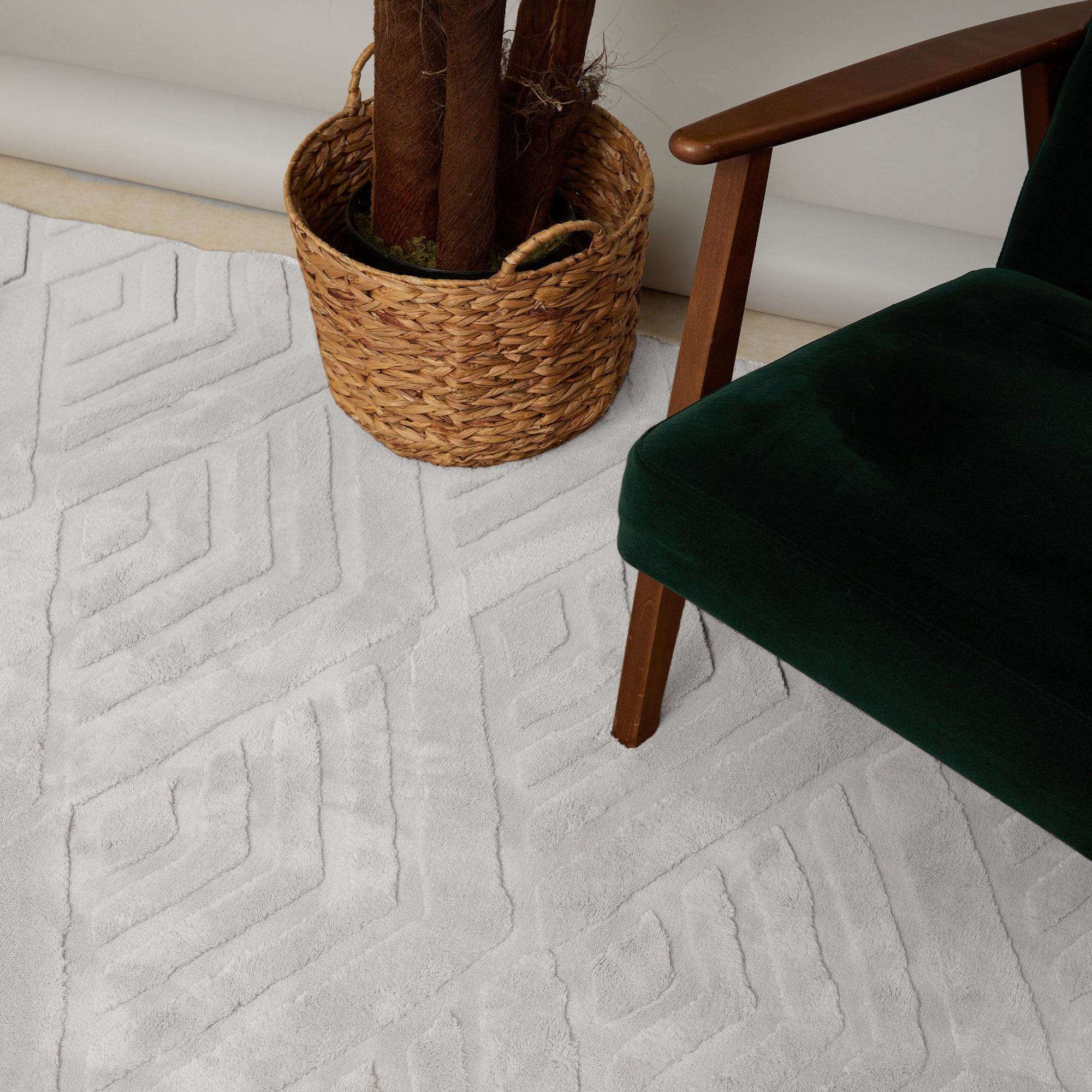 Patterned White Plush Area Rug