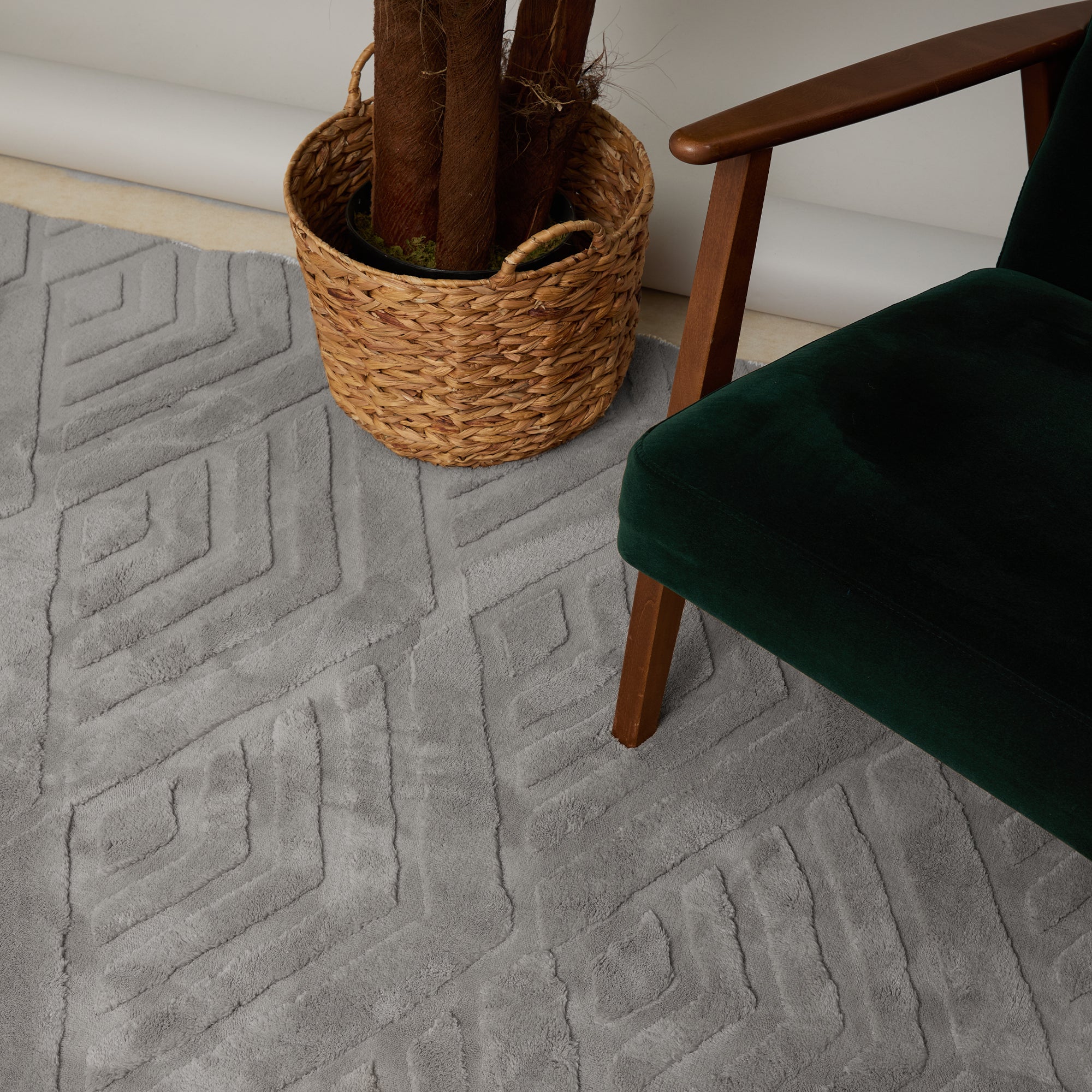 Patterned Gray Plush Area Rug